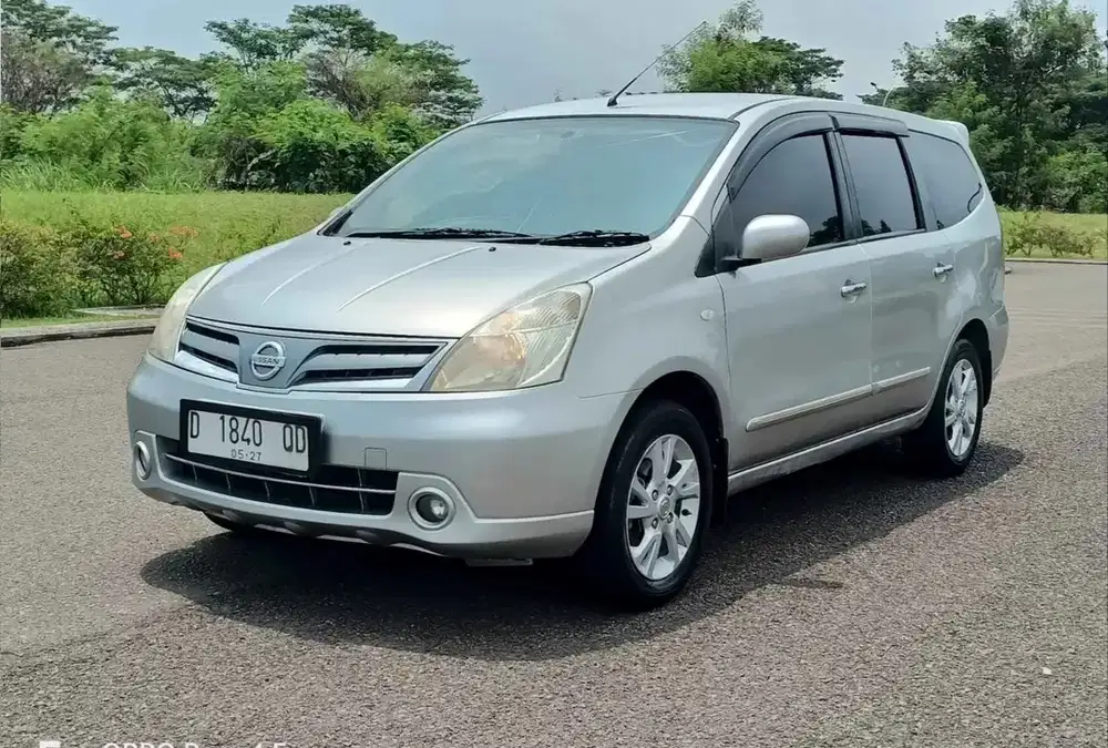 Nissan Grand livina 2012 Bensin