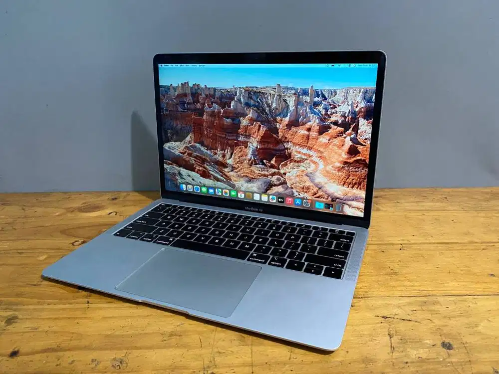 MacBook Air 2019 i5 | RAM 8GB | SSD 128GB – Mulus, Siap Pakai!
