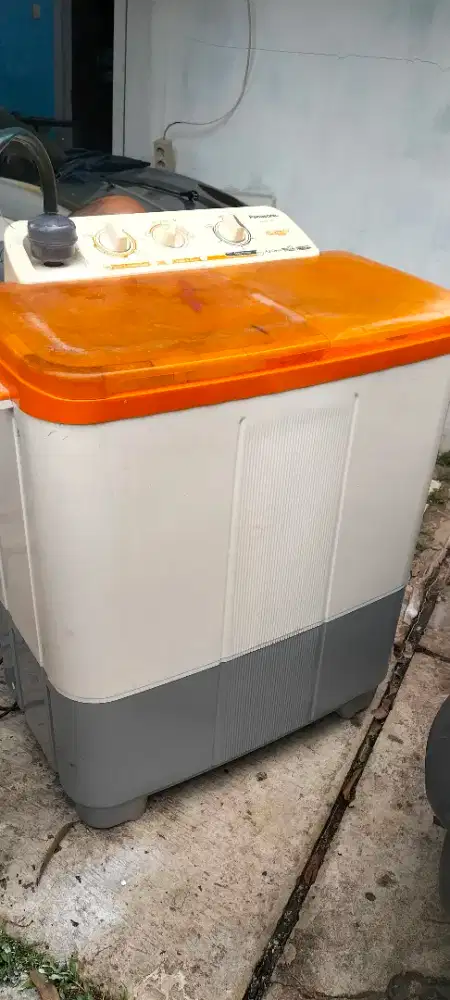 Jual cepat mesin cuci 2 tabung panasonic 7,5 kg nyala semua