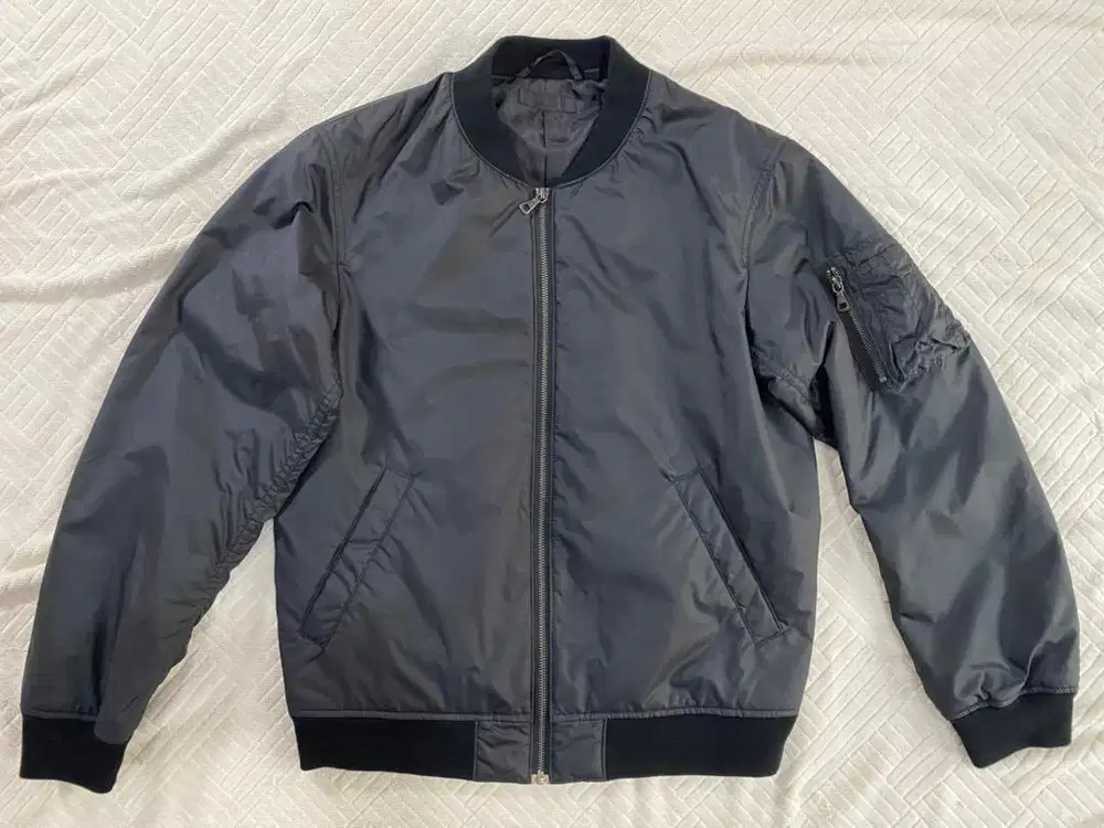 Jaket bomber Uniqlo