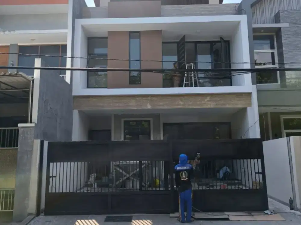 Rumah Baru Gress Manyar Tirtoyoso - Row Jalan Double Way