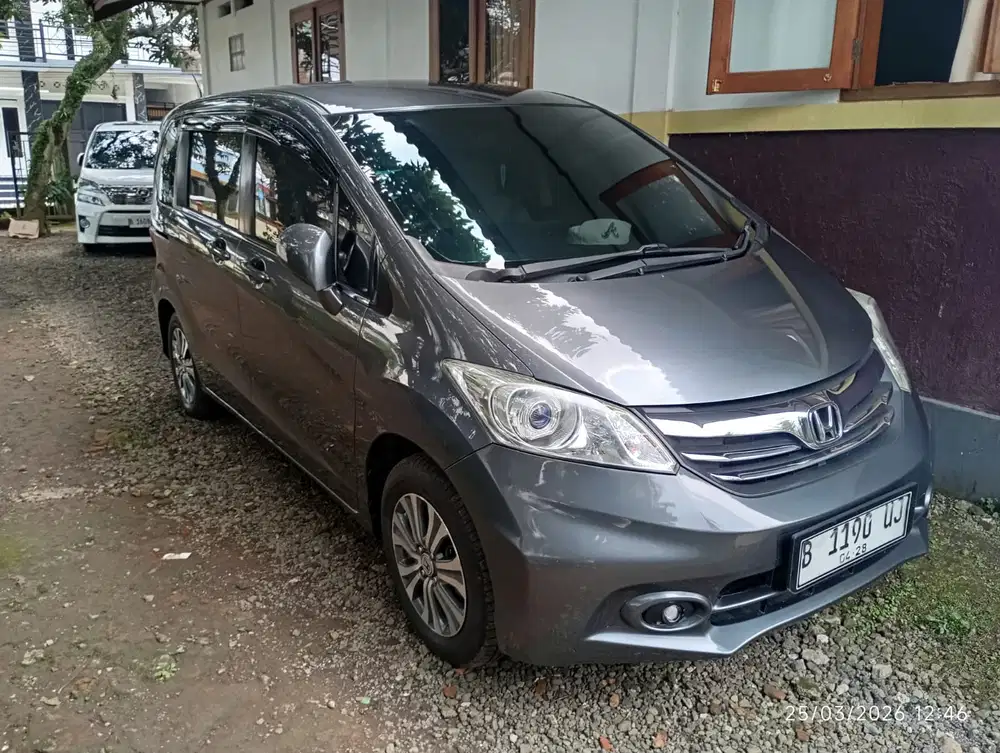 Honda Freed 2013 Bensin