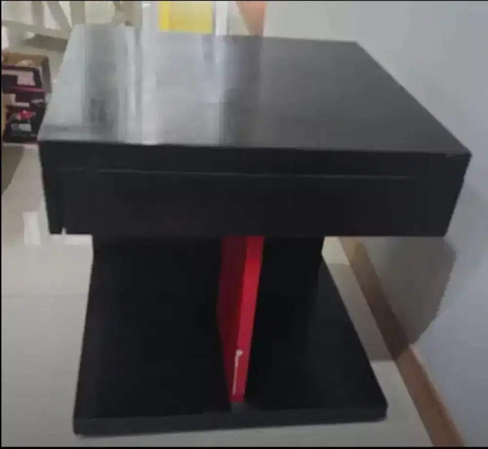 Jual murah nakas meja hitam ukuran 60x60x58cm,harga 750 ribu bs nego