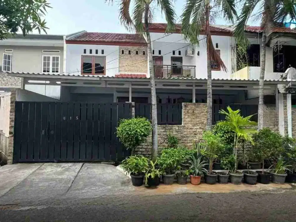 Rumah 2 Lantai Siap Huni Pondok Bambu – Carport 2 Mobil, Fasad Modern, Akses Strategis Kalimalang