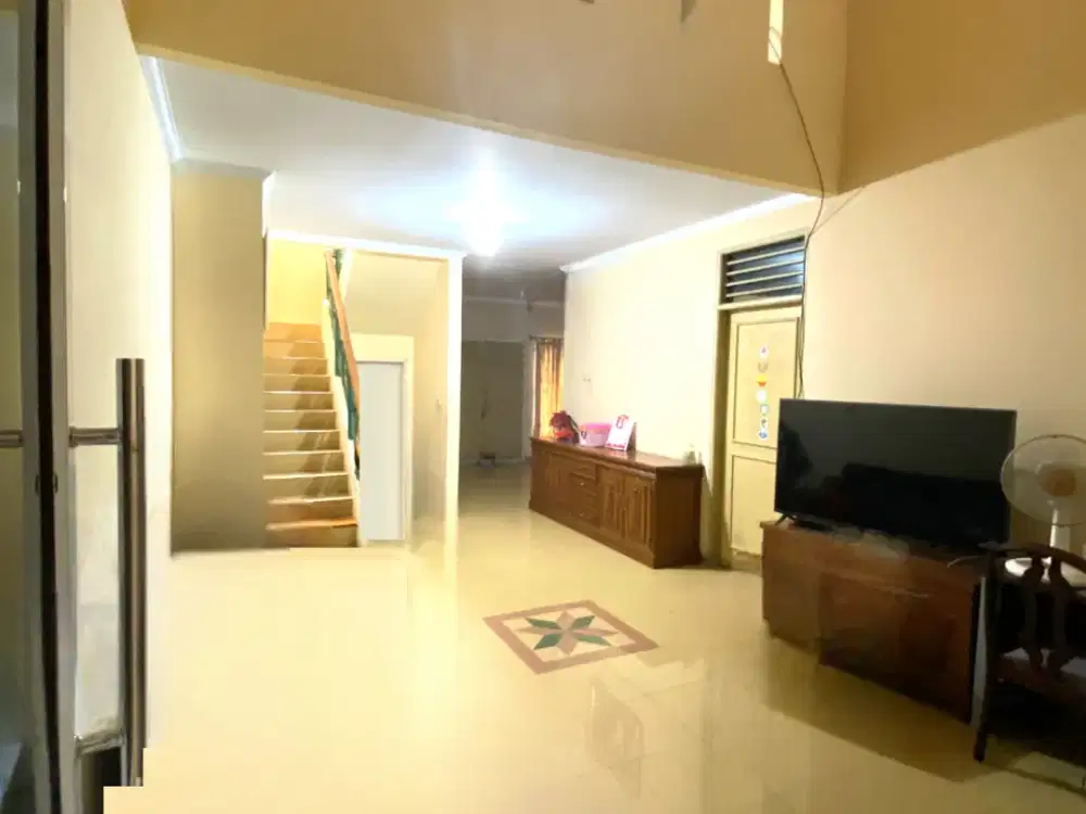 Perumahan metland menteng 2lt luas 200m type 4KT Cakung Jakarta Timur