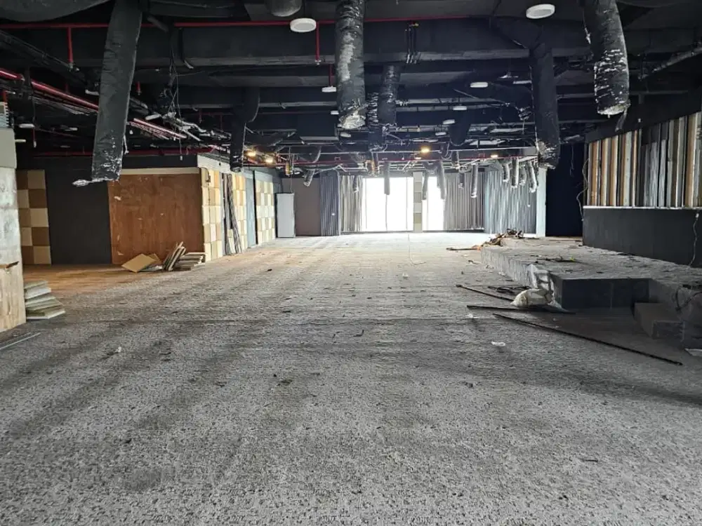 Office Spce Gold Coast, PIK, Luas 198 m2, Lantai Tengah