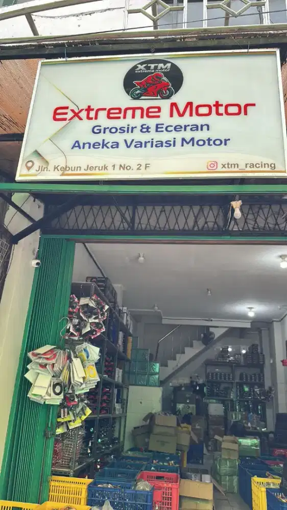 Mencari karyawan untuk toko variasi motor