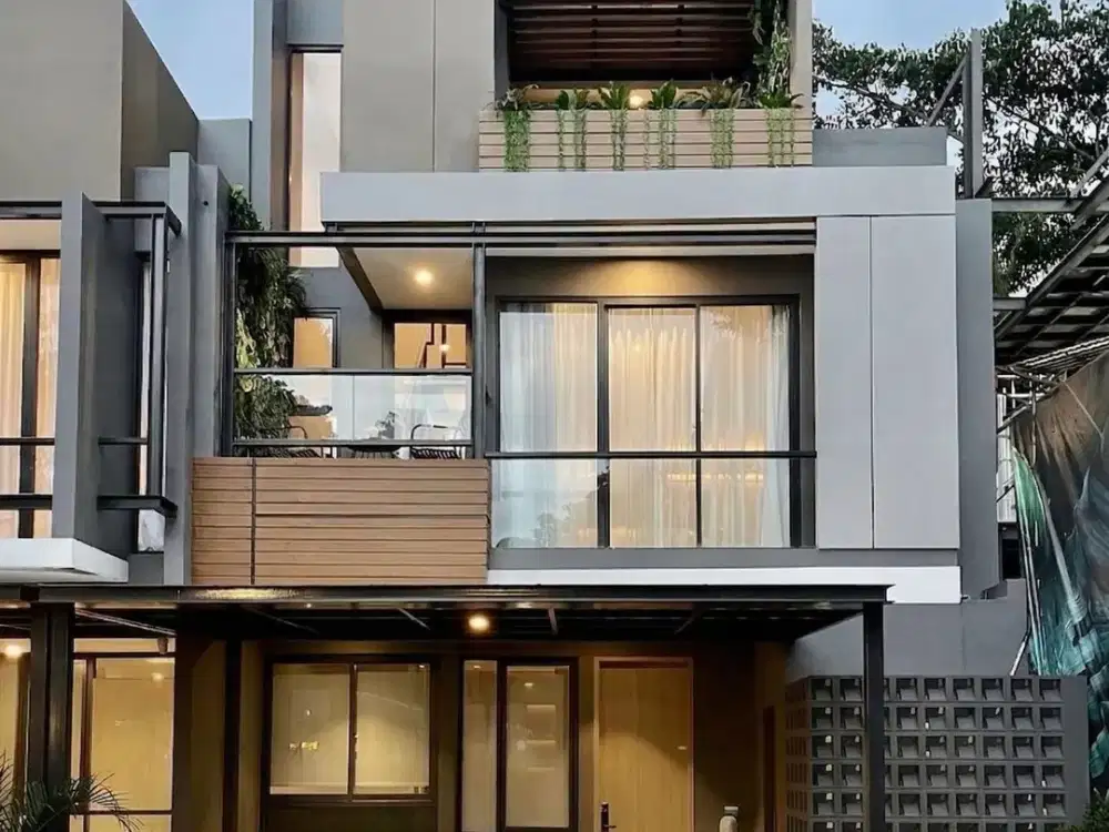 RUMAH MEWAH DENGAN ROOFTOP GARDEN DEKAT EASTVARA MALL BSD CITY