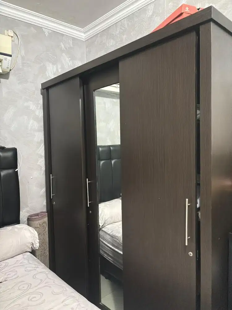 Lemari sleeding jual cepat