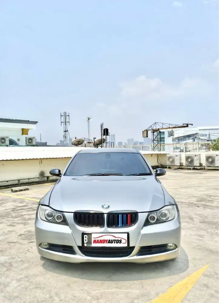 BMW 320i E90 Tahun 2006 Automatic Abu abu Metalik