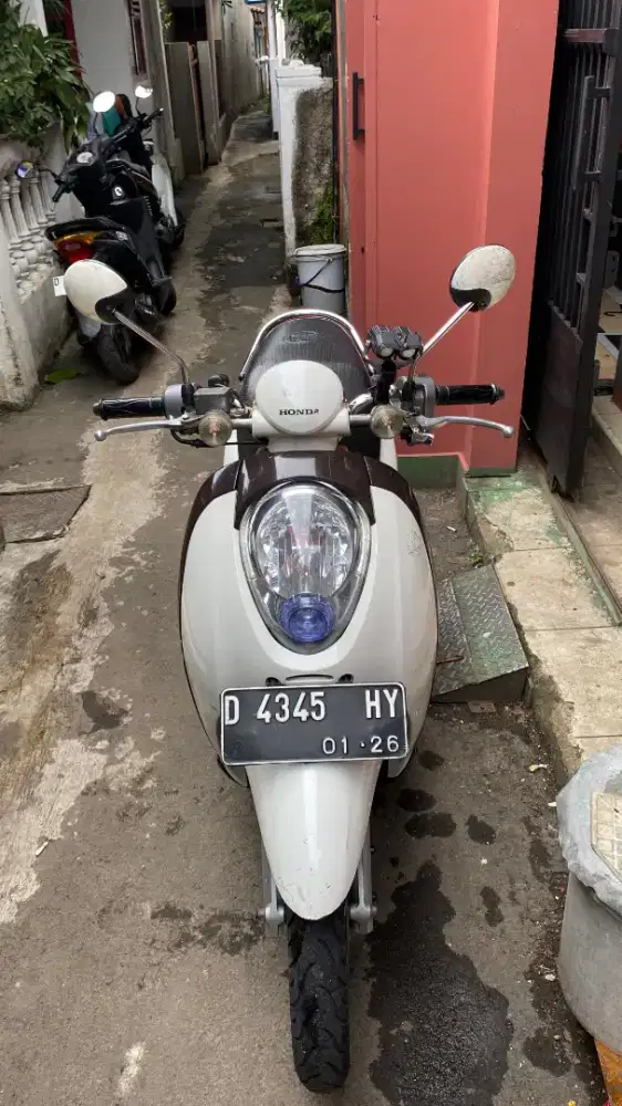 Honda Scoopy 2011