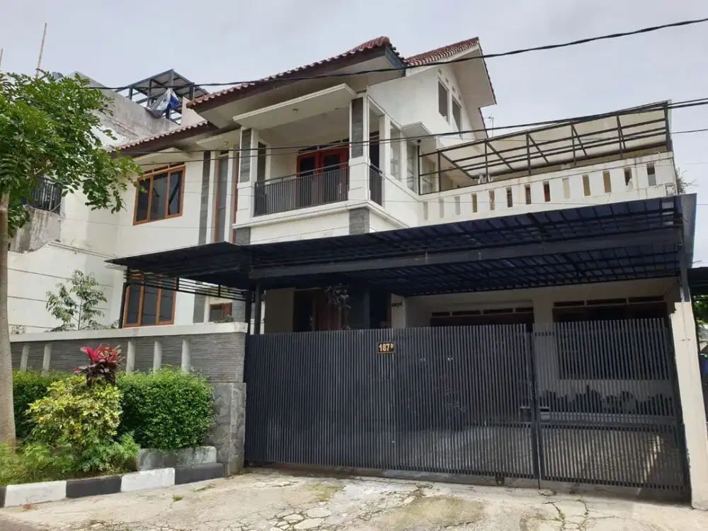 Disewakan Rumah Luas & Nyaman di Setiabudi Regency Bandung