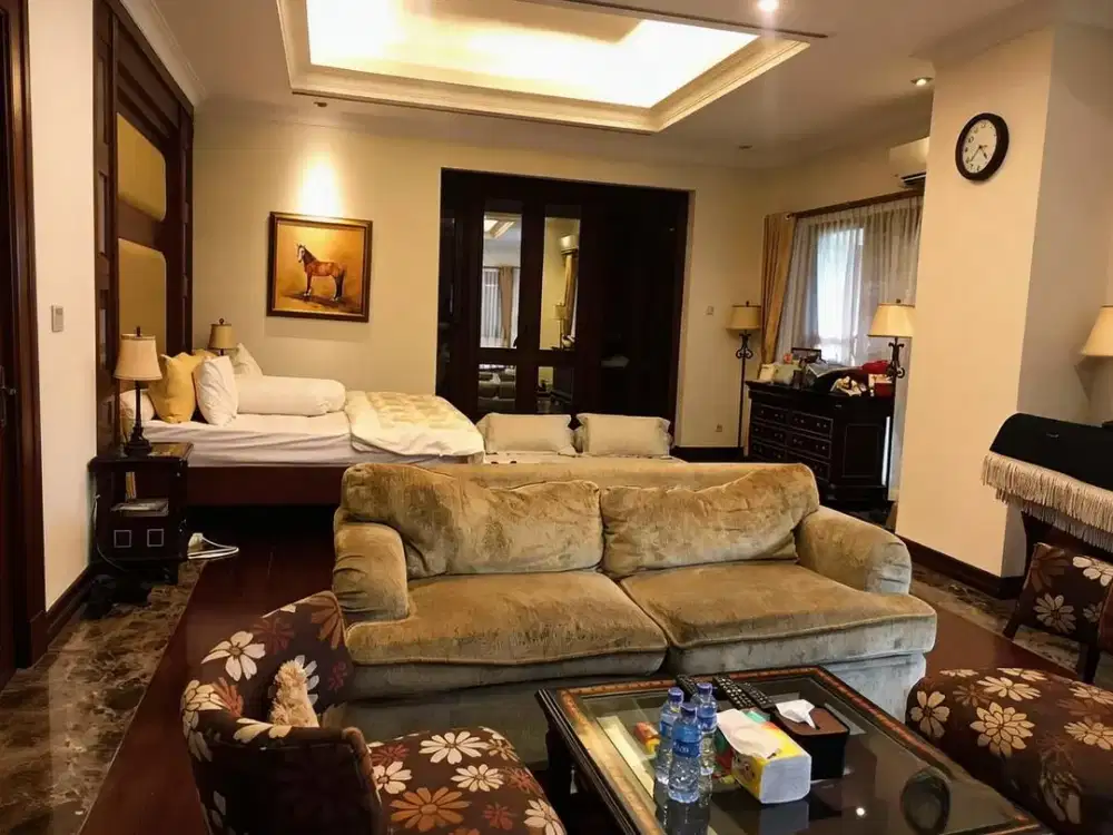 LXMMT 0188 Disewakan Rumah Murah Full Furnished Dengan Pool dan Private Lift Area Menteng Jakarta Pusat