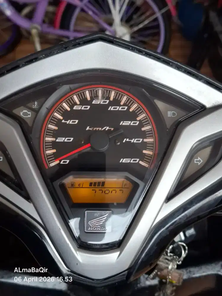 Di jual vario kzr 2013 baca diskrip dulu kalo mau nanya nanya