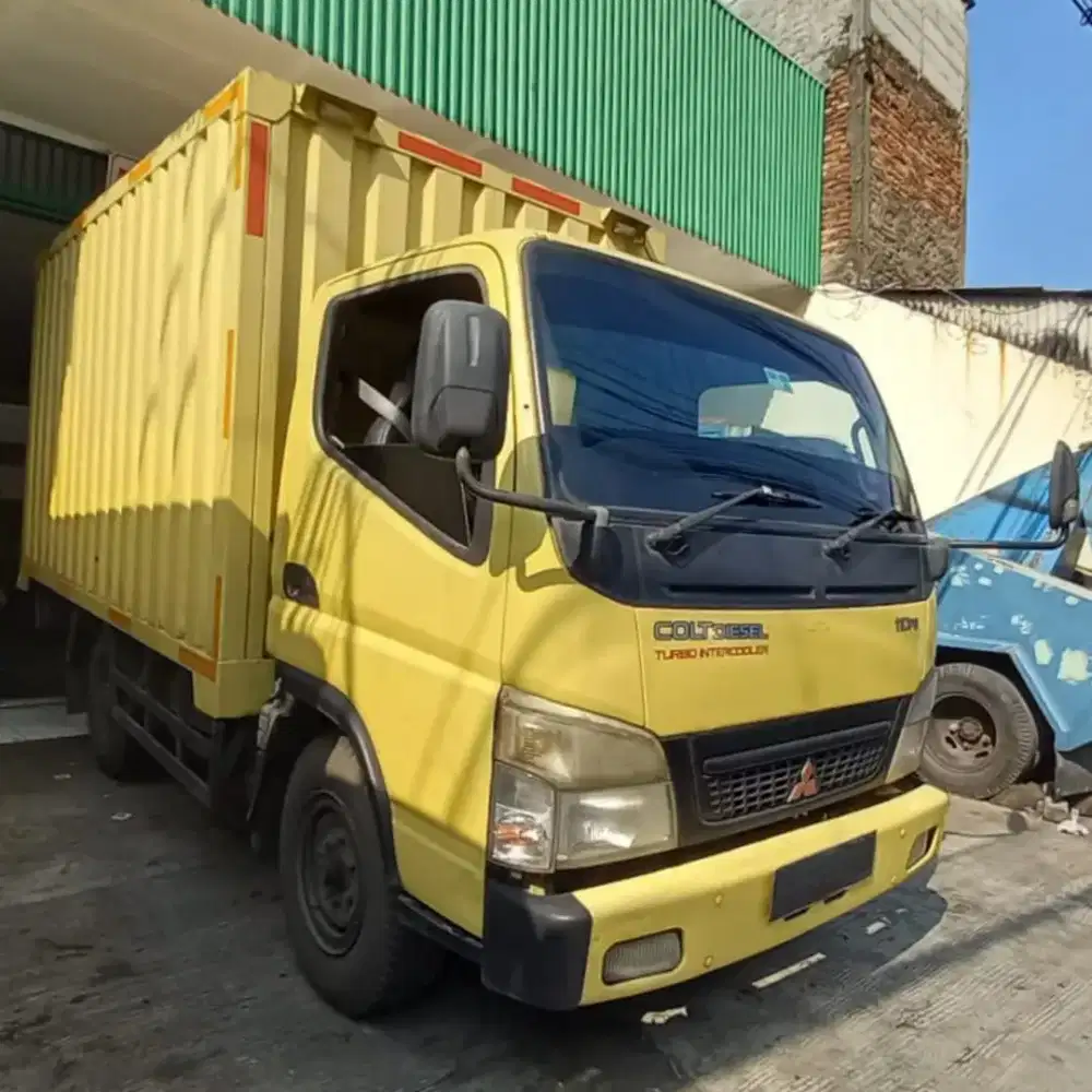 Mitsubishi Canter Colt Diesel 4 Roda Box Tahun 2011