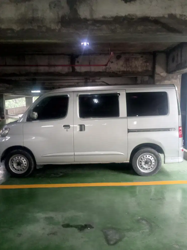 Daihatsu Luxio 2010 Bensin