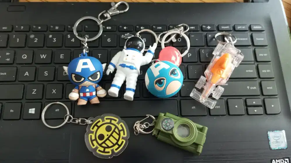 Gantungan kunci action figure