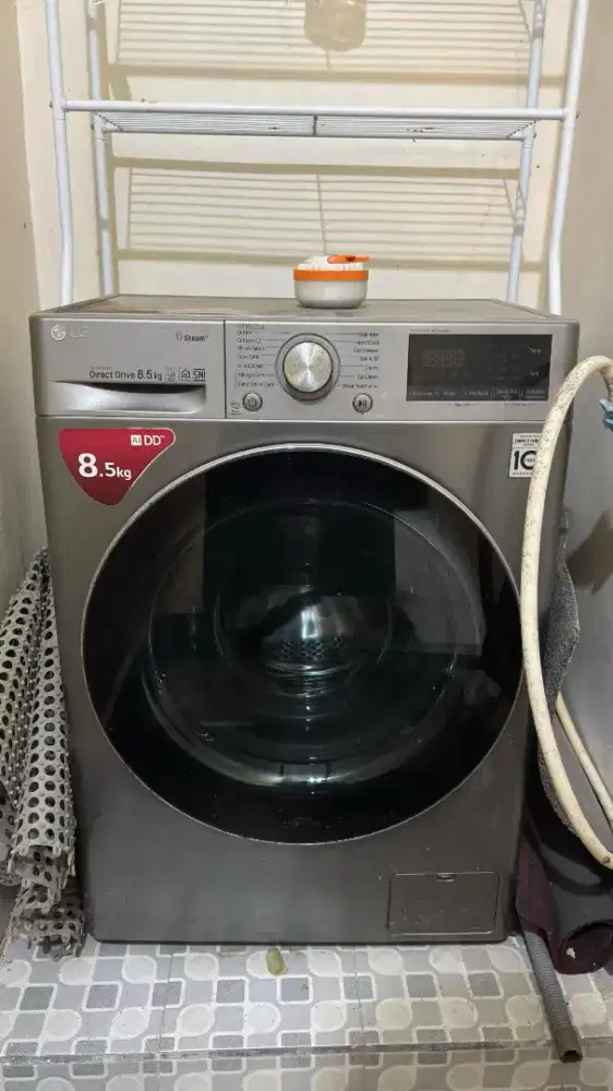 Mesin cuci LG front loading