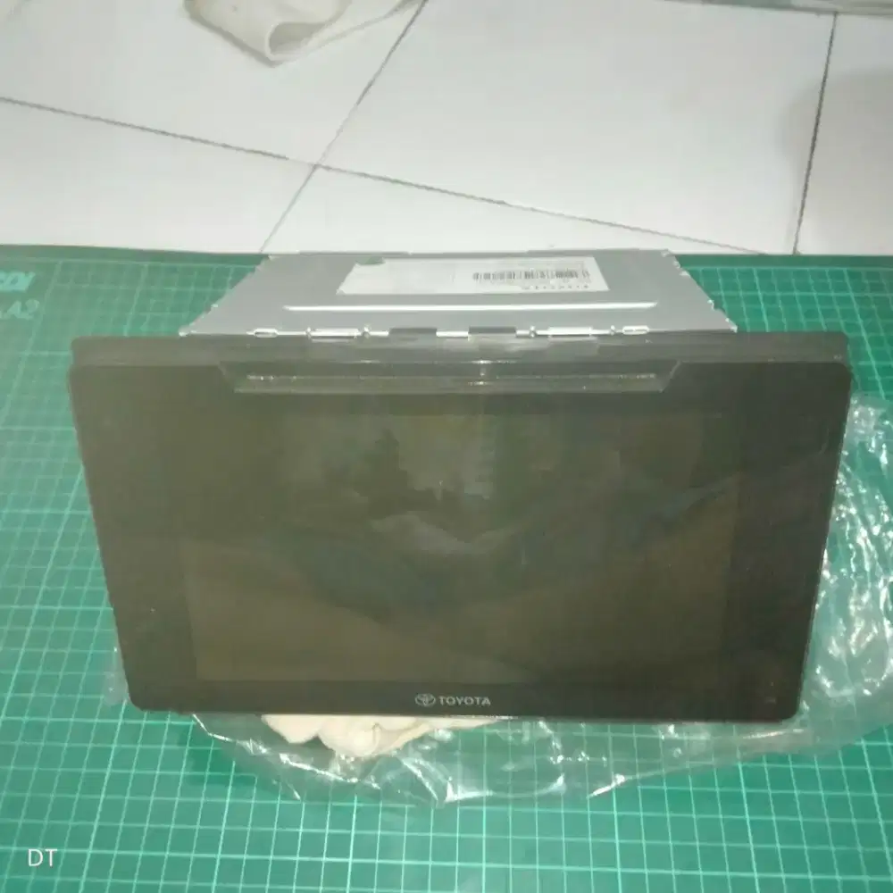 Head unit dan frame nya dan roof monitor/tv ex ori toyota alphard 2017