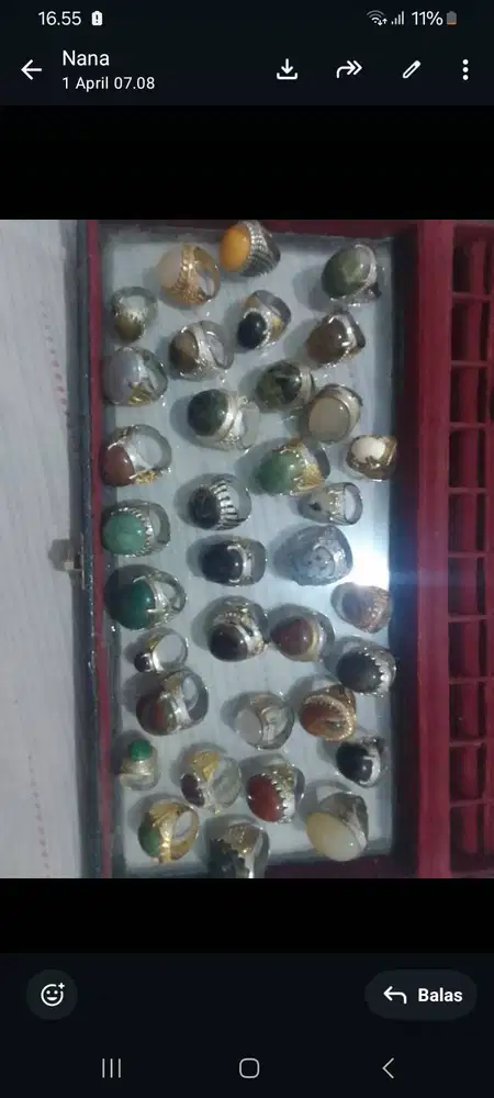 Batu cincin banyak warnany