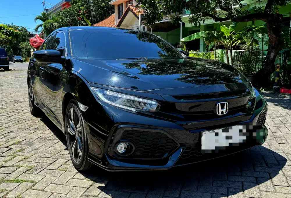 Civic 1.5 Turbo E HB CVT 2019 (Low KM)