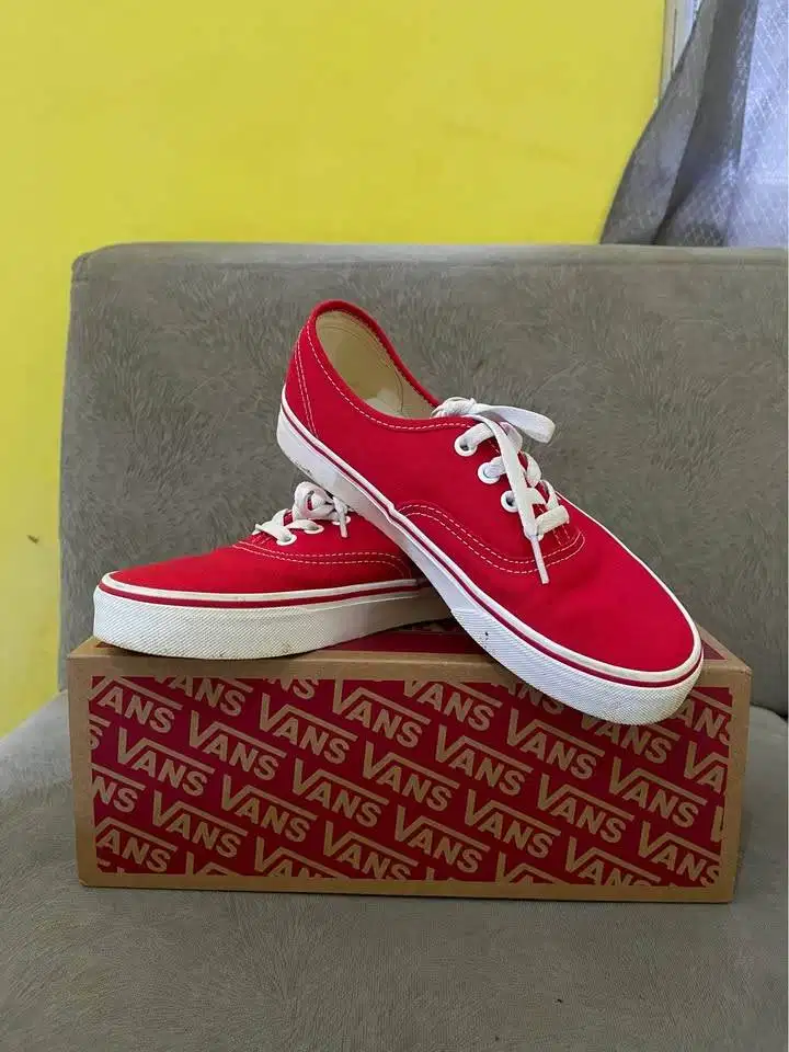 Jual sepatu Vans Authentic Red (ORI)