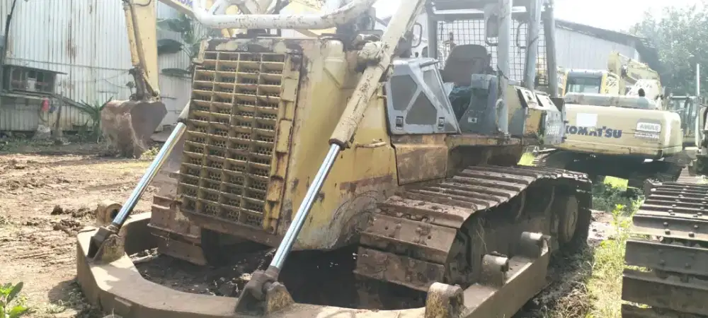 Doser Komatsu D85ESS tahun 2008