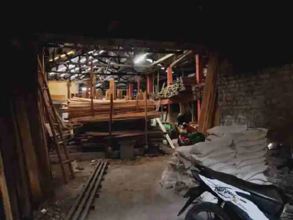 DIJUAL GUDANG + RUMAH DI
MAINROAD KOPO