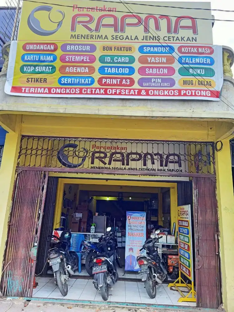 Disainer yang berpengalaman