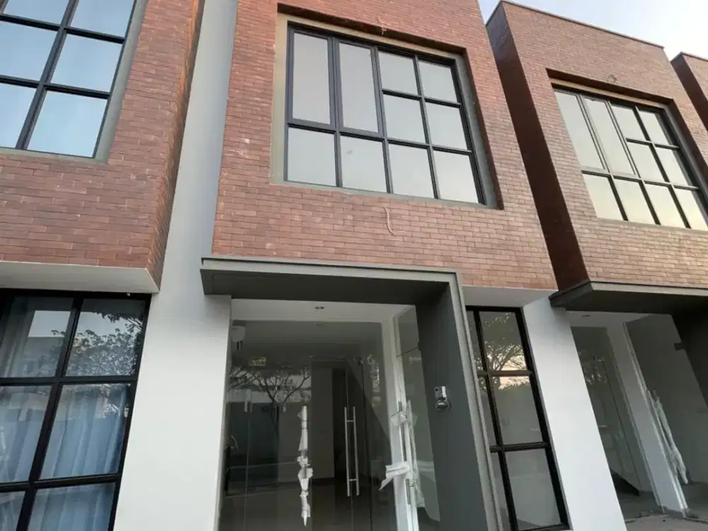 Disewakan ruko 2 lantai pinggir jalan cocok untuk usaha di Citra 8