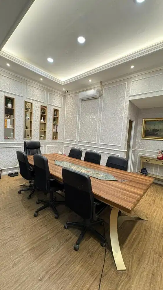 Meja Meeting Estetik