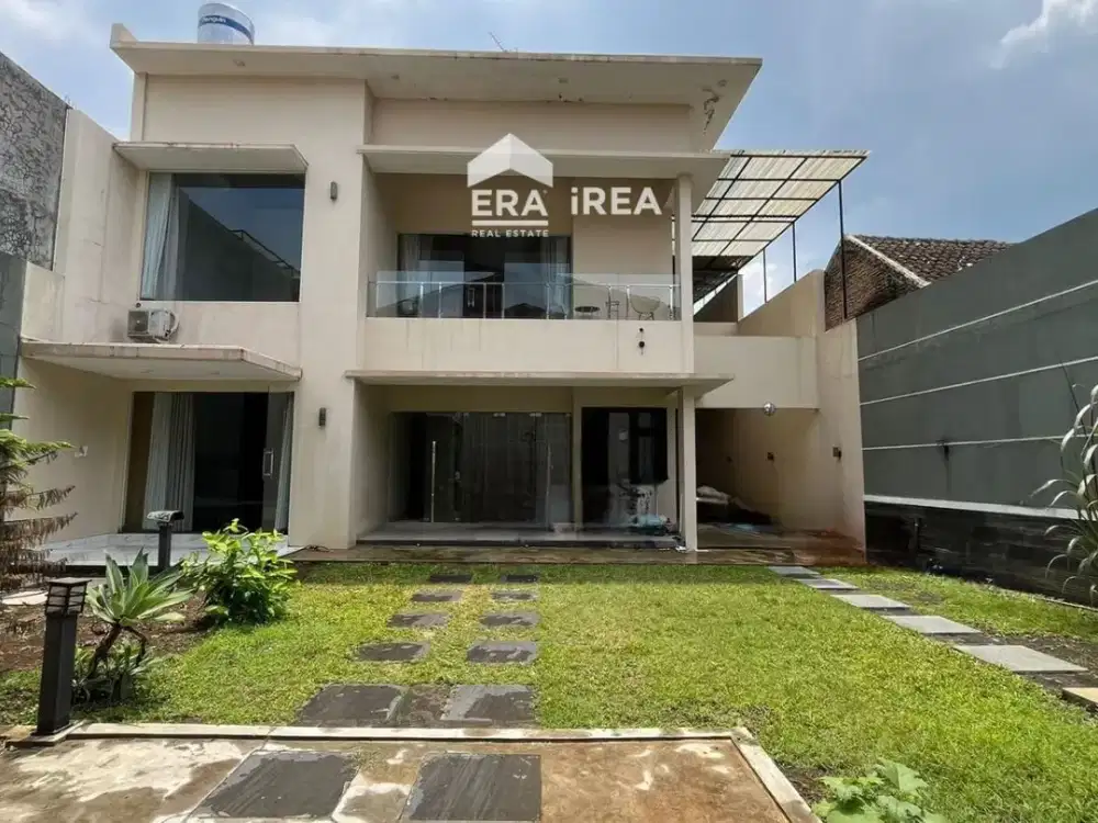 DIJUAL RUMAH MEWAH DI SOLO DEKAT TAMAN JAYA WIJAYA