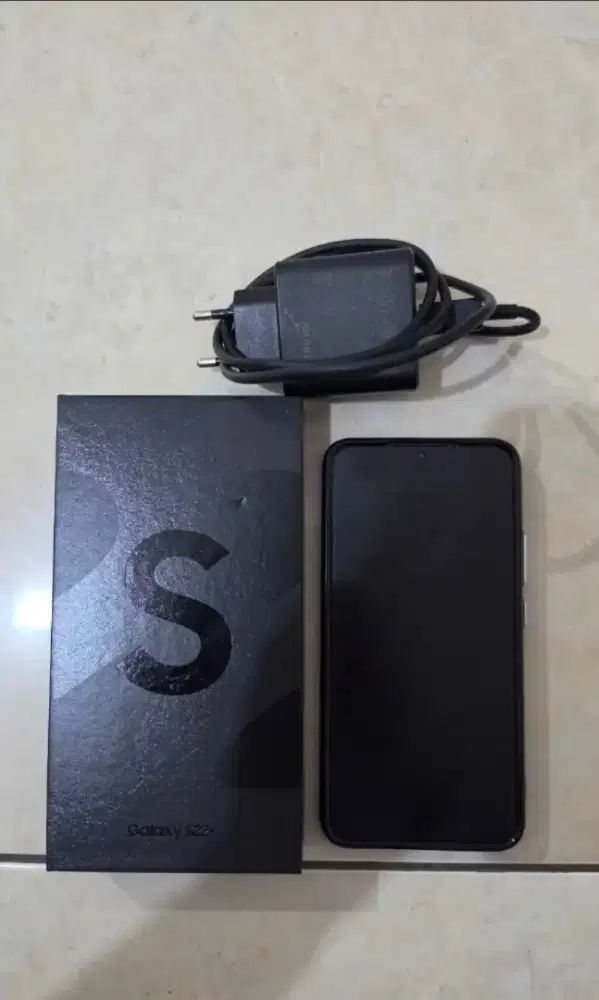 Samsung Galaxy S22 Plus 5G 8/256GB (Phantom Black)