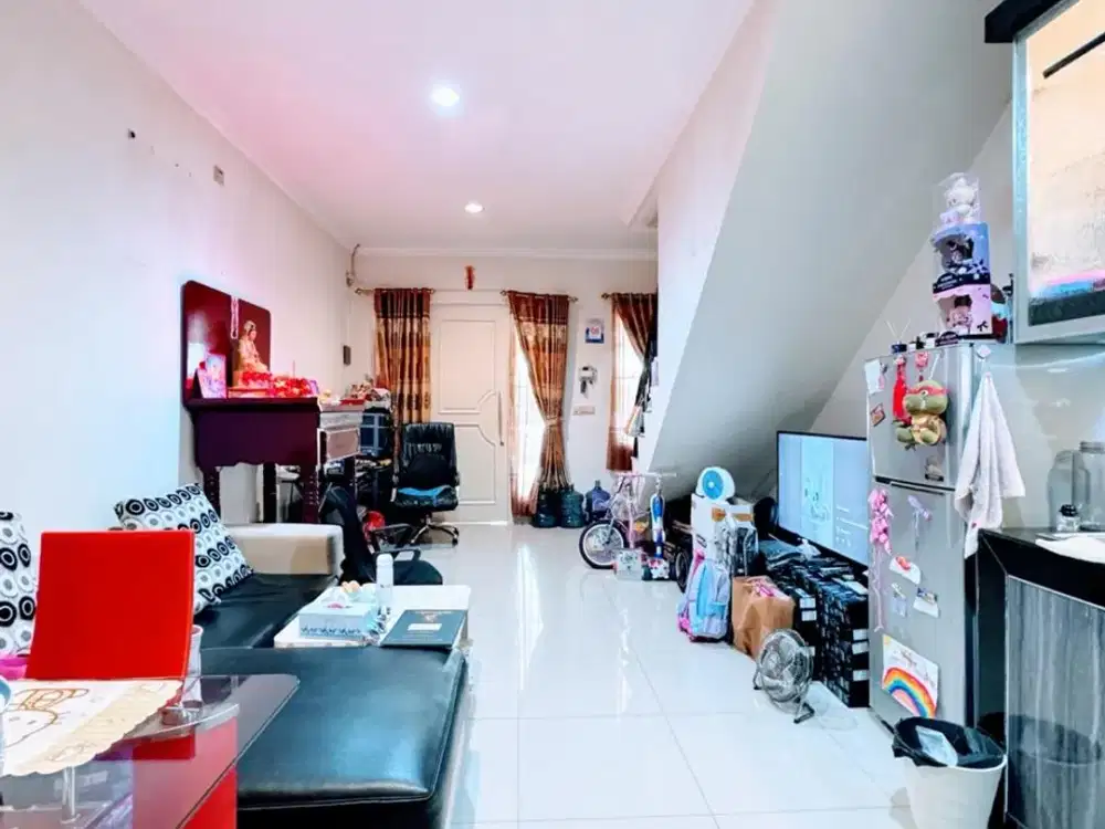 Rumah Bagus di Green Lake City Luas 4x15m 2 Lantai SHM Semi Furnished
