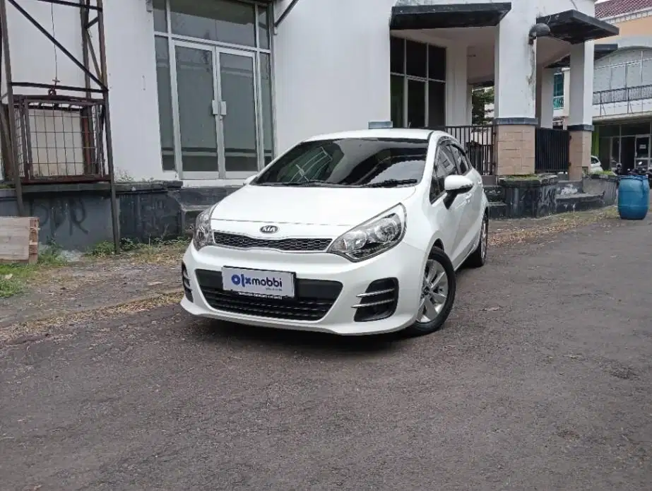 Pajak Panjang - KIA Rio 1.4 Bensin A/T 2016 PUTIH