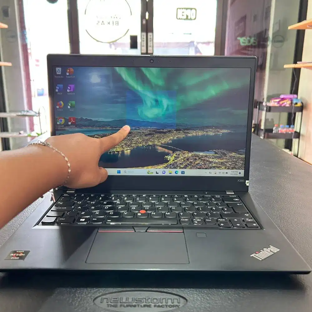 LENOVO THINKPAD X395 // RAM16 // RYZEN 5PRO // TOUCHSCREEN // RADEON V