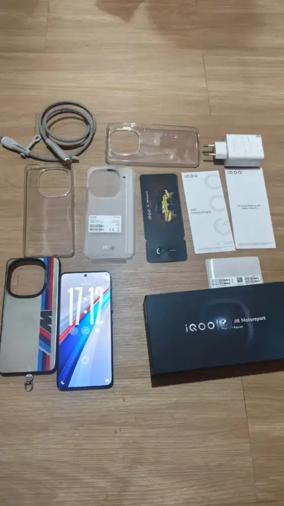 Dijual iqoo 13 16/512 GB Snapdragon 8 elite