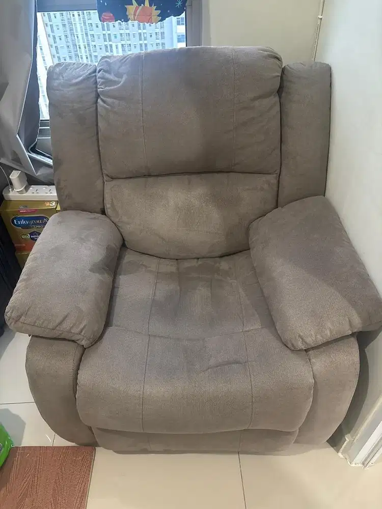 Sofa ashley recliner (informa) kondisi 95% like new