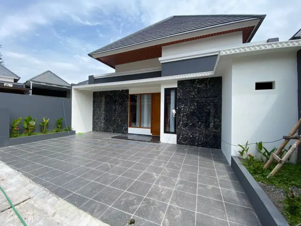 Rumah Luas Carport 2 Mobil di Ngemplak Timur Pasar Jangkang