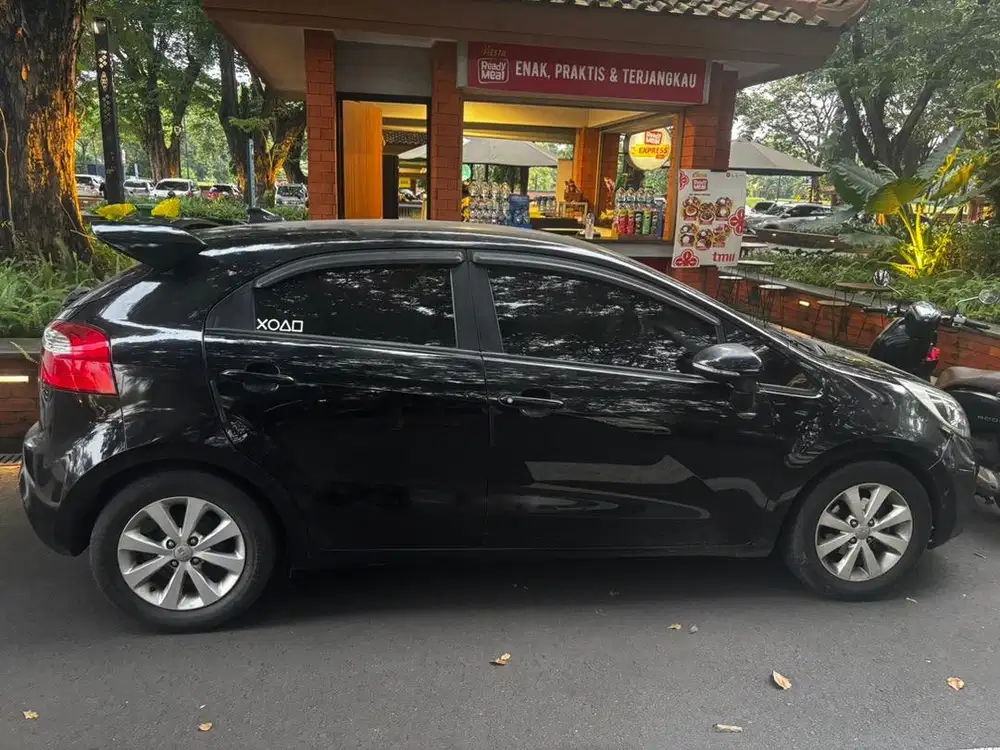 Kia Rio 2012 Hitam Matic