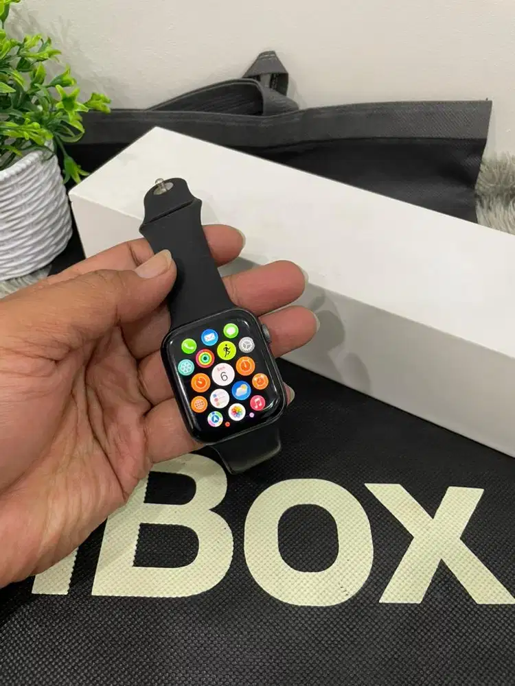 IWatch 4 44mm iBox Midnight lengkap Fullset Ori