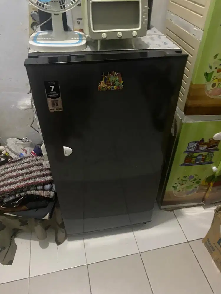 Kulkas aqua masih mulus mesin juga masih halus