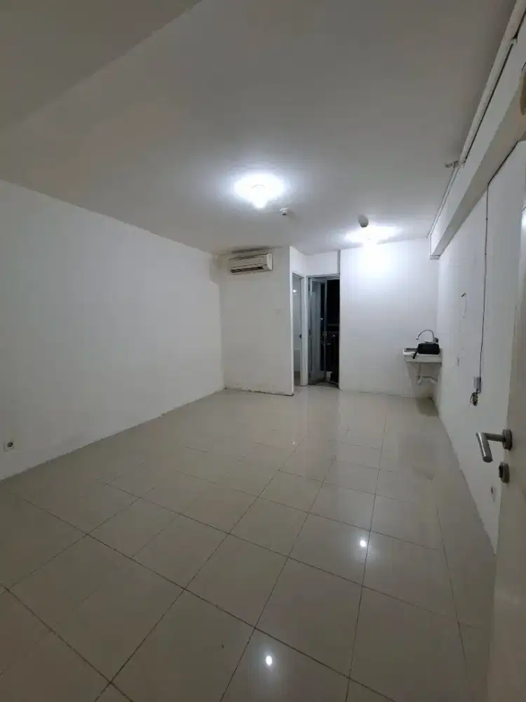 Sewa Studio HOOK Apartemen Bassura City Tower Edelweise 23.5 JT/6 Bln