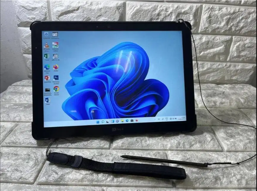 Fujitsu Tablet V727 Core M3-7Y30 Ram 8GB Layar 12inch N-WKJ