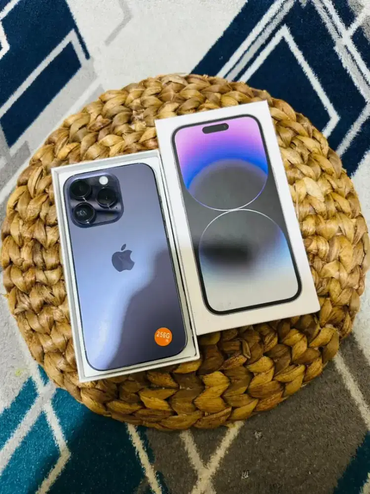 iPhone 14 pro 256GB deep purple