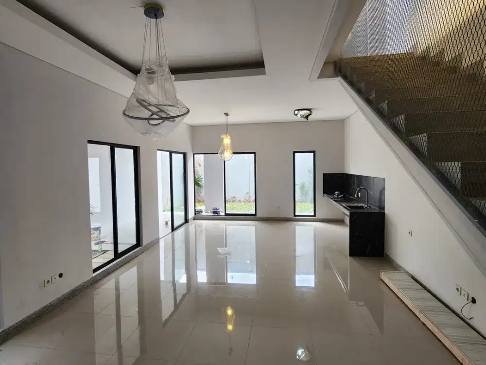 DIJUAL RUMAH DI SETIABUDI REGENCY BANDUNG TR