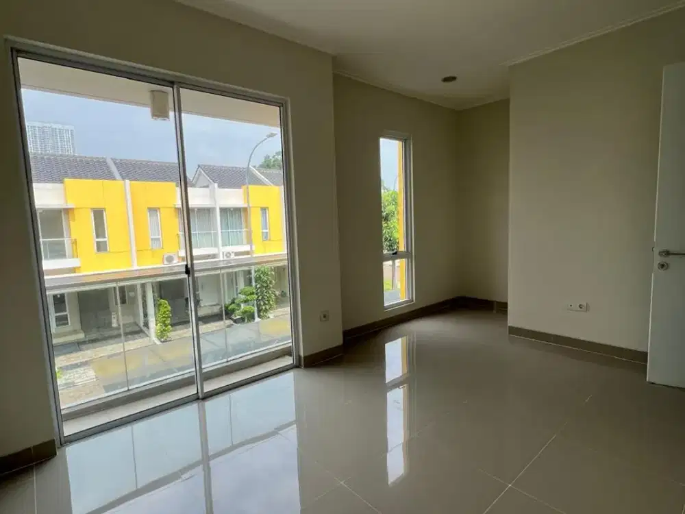 Dijual Cepat (Turun harga) Rumah 2 lantai siap huni dalam kawasan closed cluster di Kelapa Gading