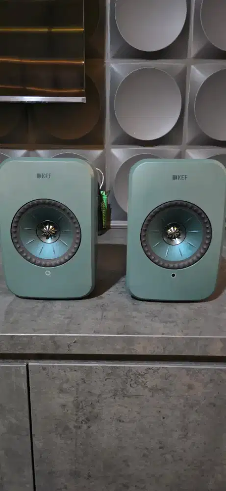 KEF LSX II LT Wireless Active HiFi Speaker - Carbon Black