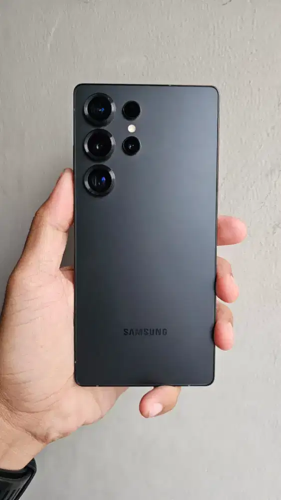 Samsung s25 ultra 1tb sein like new