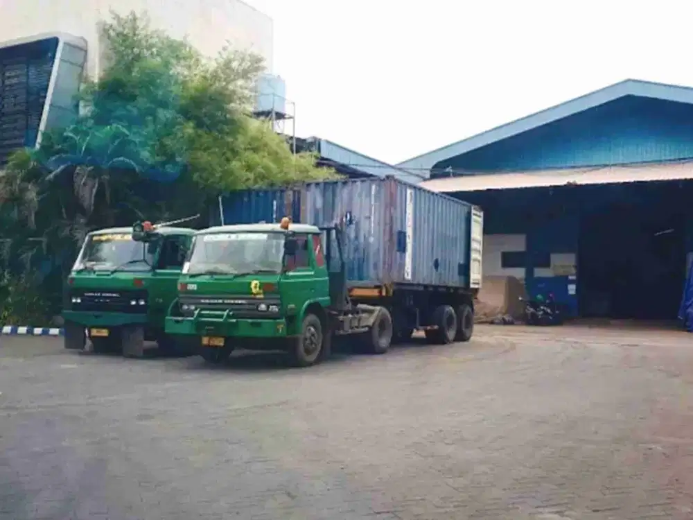 Pabrik di Gresik Mayjen Sungkono